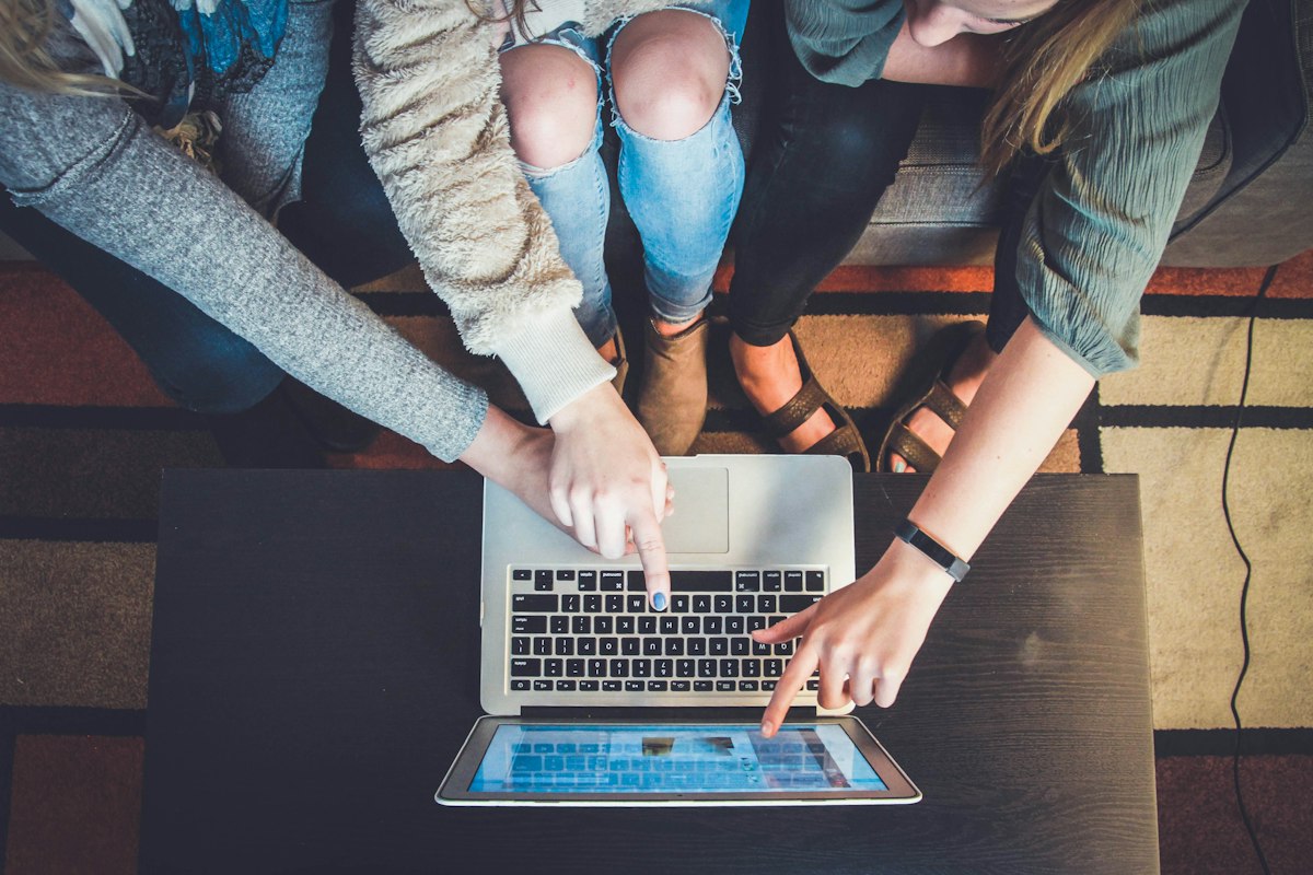 Read more about the article Mobile Versus Desktop for Hub Tools